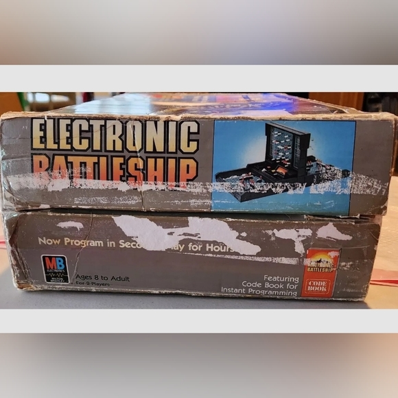 Milton Bradley Electronic Battleship Game Model  Vintage 1982 + Code Book - Picture 5 of 13